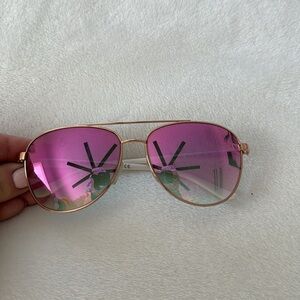 Sunglasses rose gold w white. Lenses will be removed before shipping.